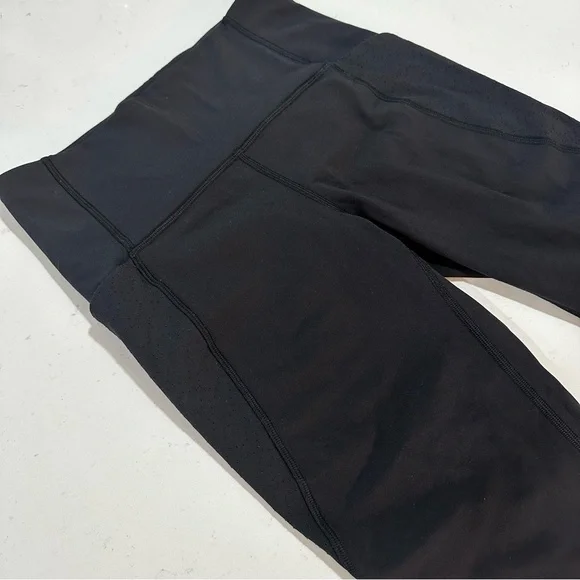 Lululemon Breezy Dot Crop *19" - Size 6 - Picture 7 of 12